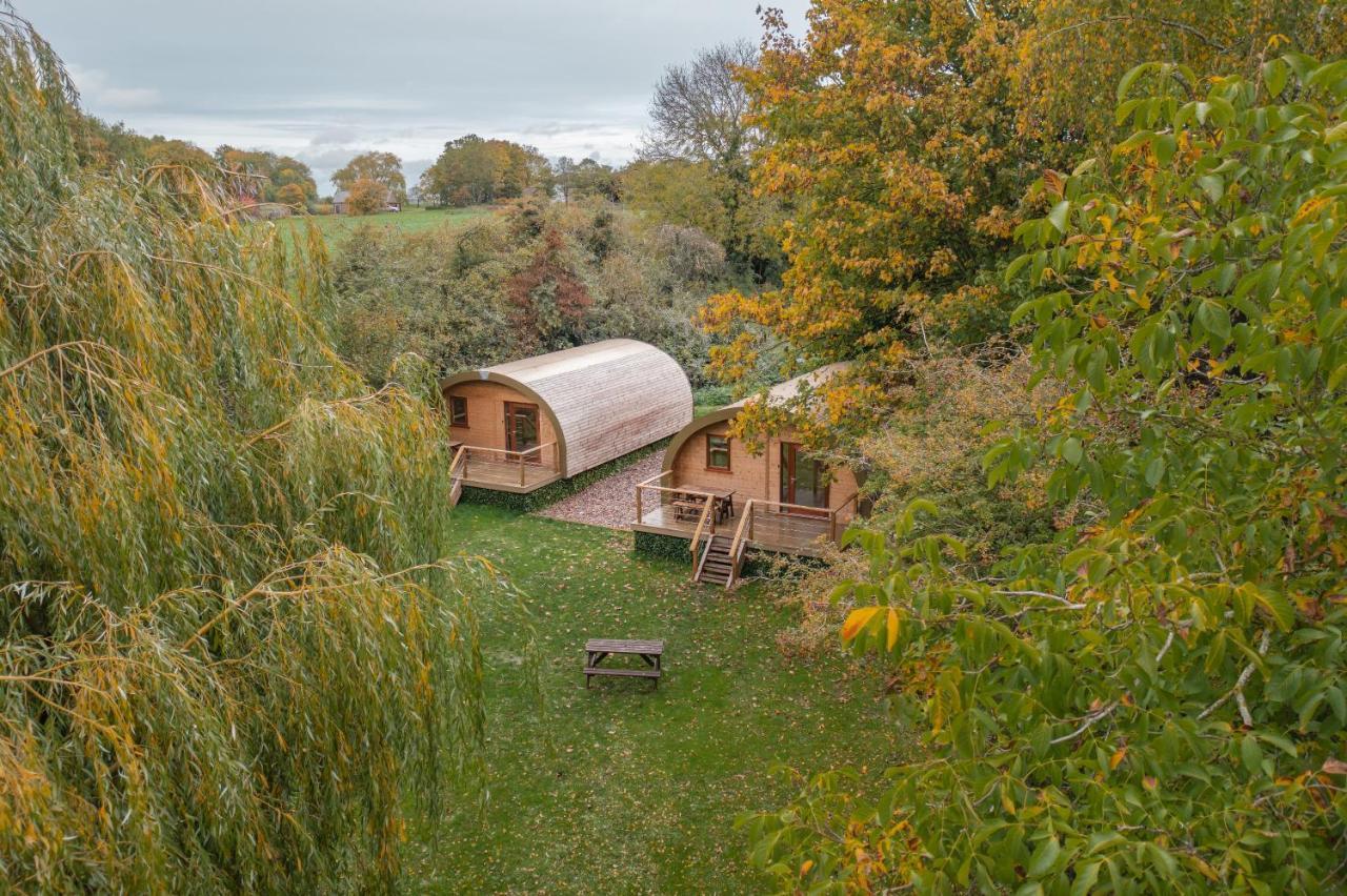 Cosy And Eco-Friendly Cabins Next To 16Th Century Pub Newmarket  Exterior photo