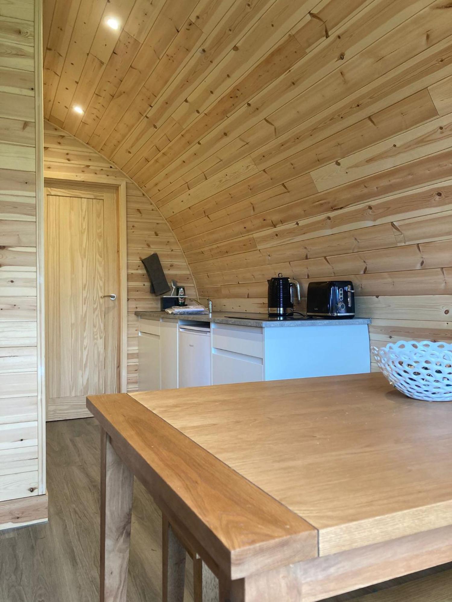 Cosy And Eco-Friendly Cabins Next To 16Th Century Pub Newmarket  Exterior photo